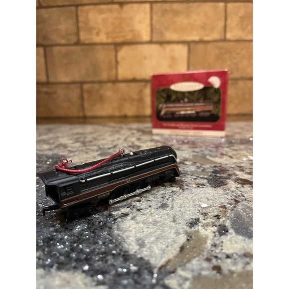 Hallmark Ornament Lionel Train #4 746 Norfolk and Western Steam Locomotive 1999 - Picture 7 of 10